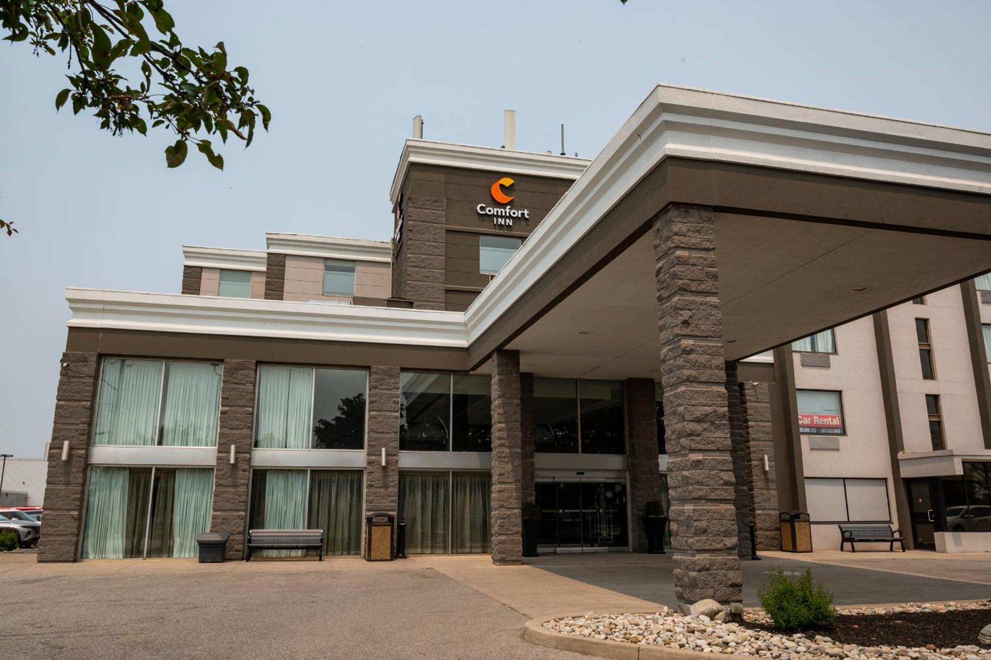 Comfort Inn & Conference Centre Toronto Airport Exterior foto